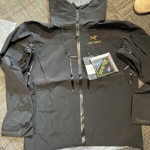 ARC’TERYX Alpha SV Jacket 24K Gold/Black Men’s Medium Goretex